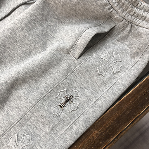 クロムハーツ 繊細な刺繍ステッカーストレートパンツ