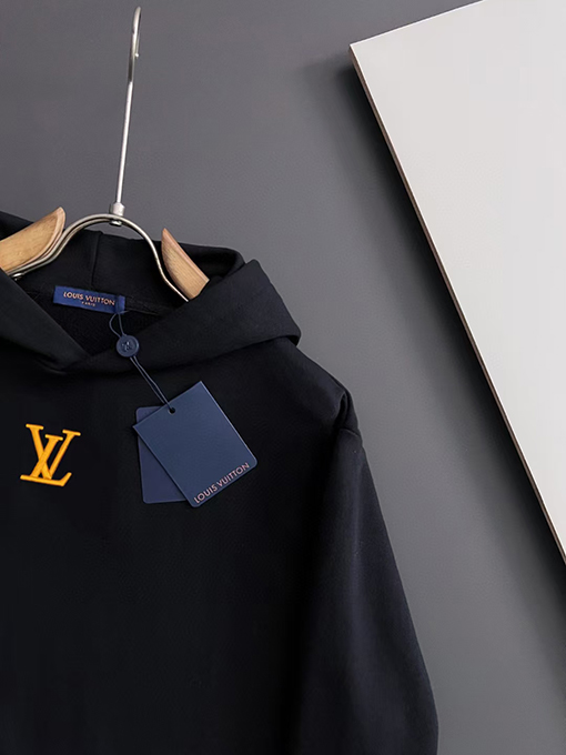 ルイヴィトンコピー 胸のクラシック LV ロゴ刺繍ロゴフード付きパーカー