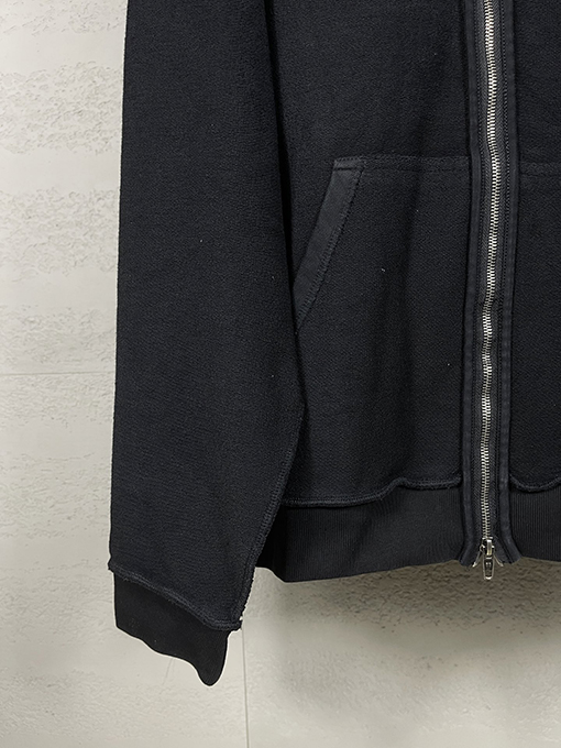 バレンシアガ クラシックなロゴバック刺繍ジッパーパーカー