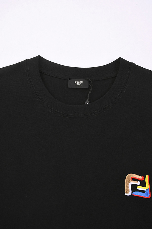 フェンディ クラシックな色の刺繍された文字の半袖Tシャツ