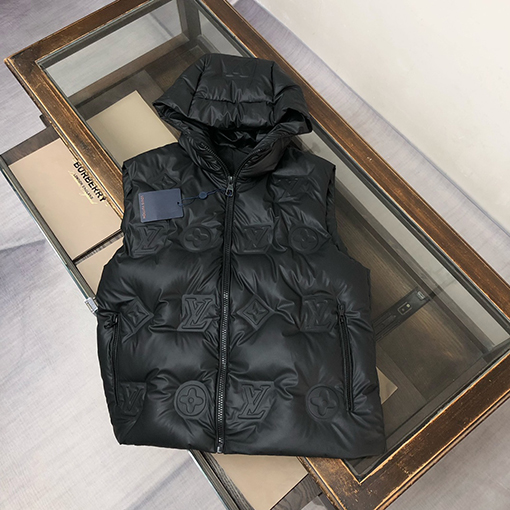 ルイヴィトン 秋冬シリーズエンボスロゴプリントダウンベスト
