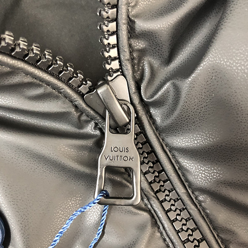ルイヴィトン 秋冬シリーズエンボスロゴプリントダウンベスト