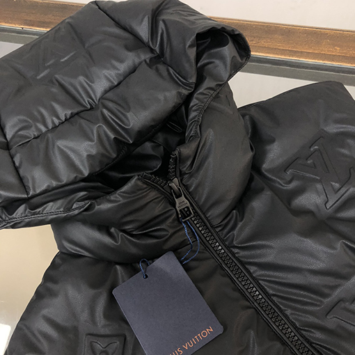 ルイヴィトン 秋冬シリーズエンボスロゴプリントダウンベスト