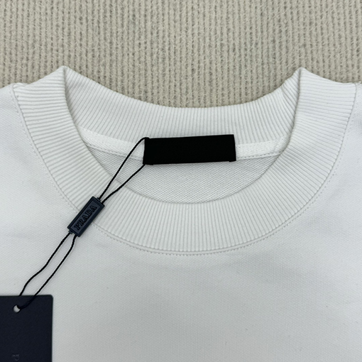 プラダ 新しいクラシックシリコンロゴクルーネックパーカー