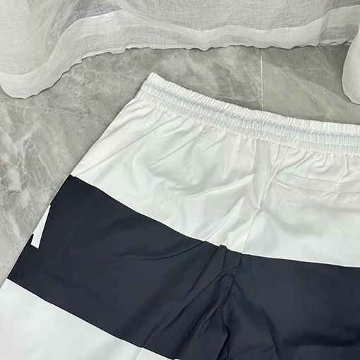 バレンシアガ Balenc1aga パネル付きカジュアルビーチショーツ