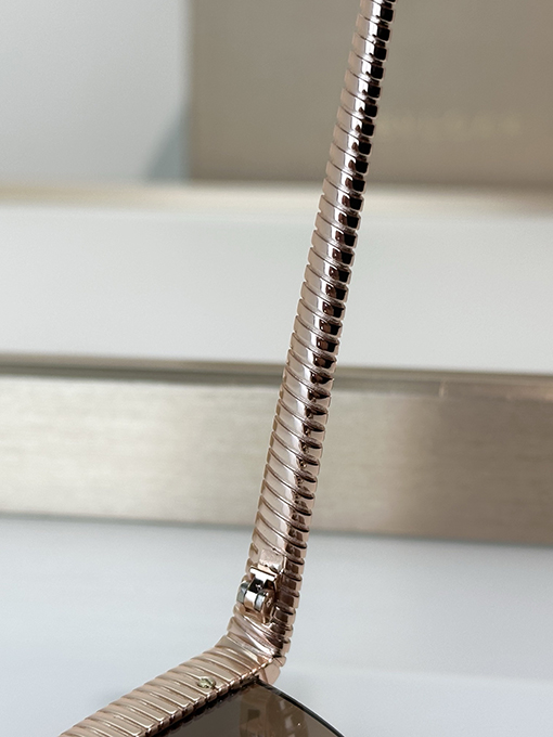 ボッテガヴェネタ 豪華でエレガントなサングラス BV40056U