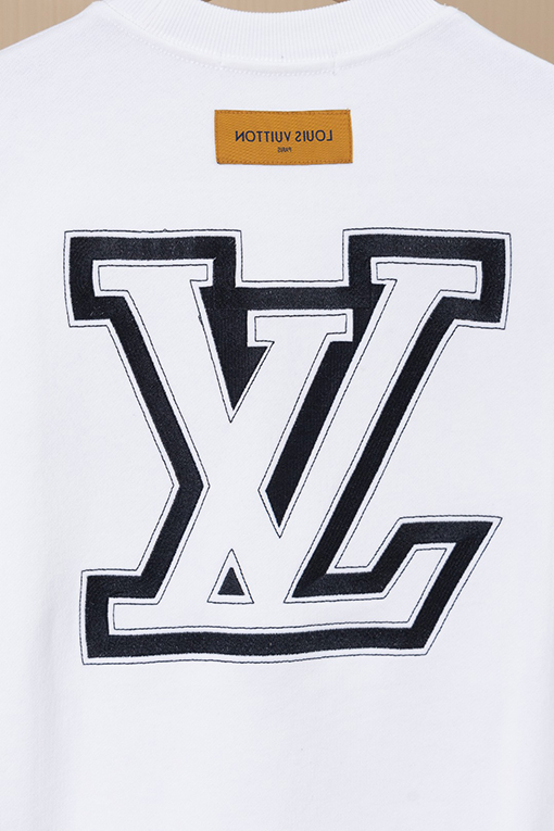 ルイヴィトン LV 大きなバックロゴ刺繍クルーネックスパーカー