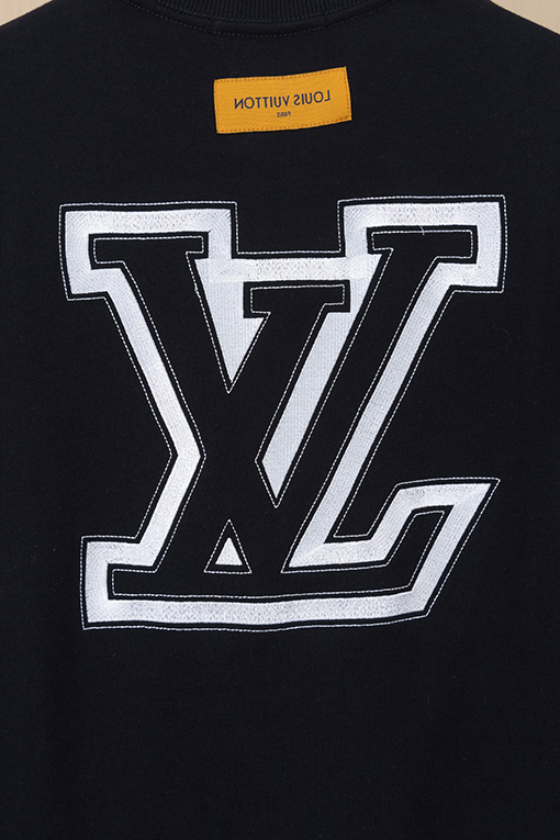 ルイヴィトン LV 大きなバックロゴ刺繍クルーネックスパーカー