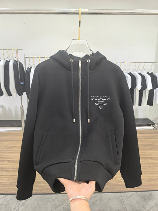 プラダ 新しいモデルヒットクラシックロゴスウェットジャケット