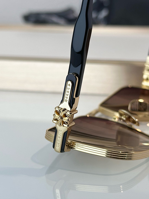クロムハーツスーパーコピー 黄金比フレームサイズのサングラス NAILER