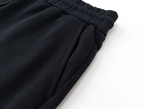 ジバンシイ GIVENCHY クラシックな刺繍ロゴクロップドパンツ