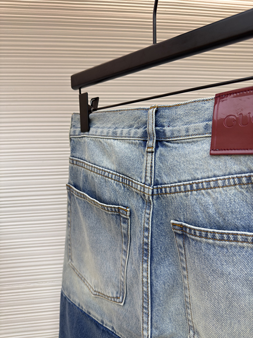 グッチ ウォッシュエンボスデニムパンツ