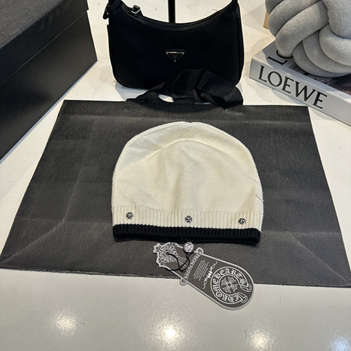 クロムハーツ オリジナルの新しいニットキャップ