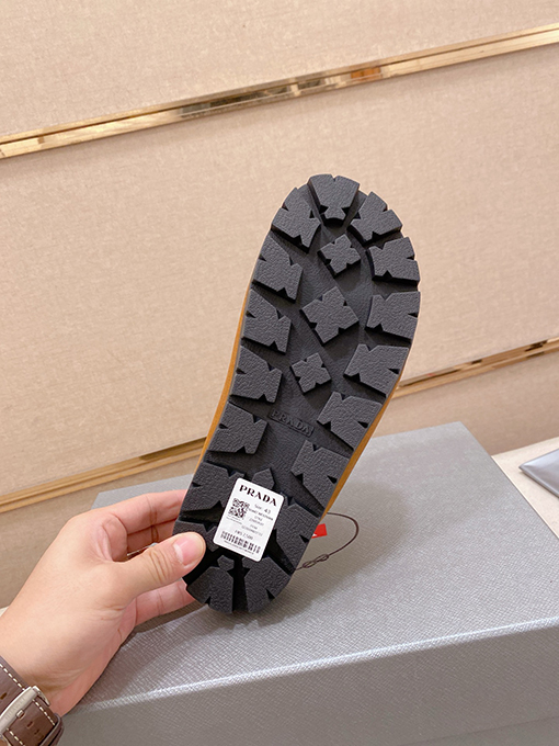 プラダ メンズスエードレザースリッパ