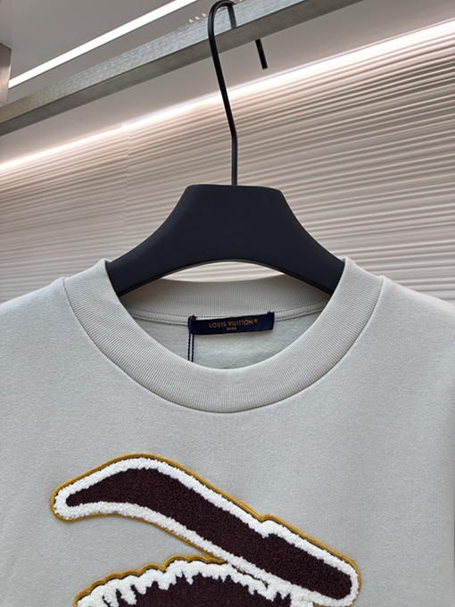 ルイヴィトン 目を引くウール刺繍のラウンドネックスパーカー