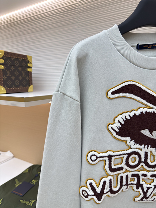 ルイヴィトン 目を引くウール刺繍のラウンドネックスパーカー