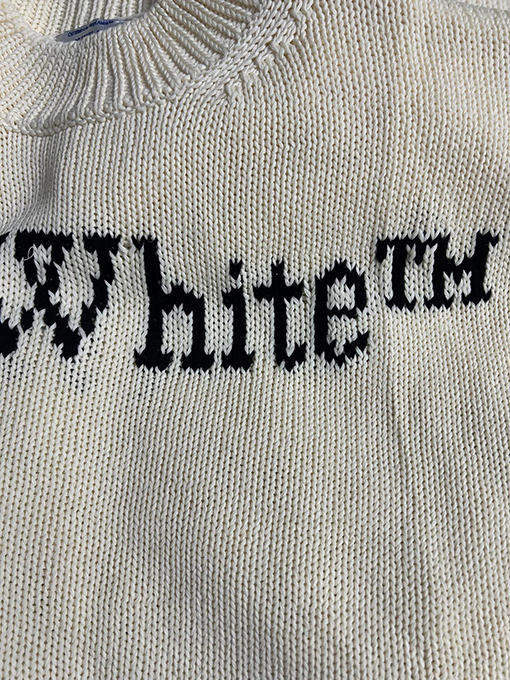 オフホワイトスーパーコピー OFF-WHITE 胸に文字が入ったクルーネックセーター