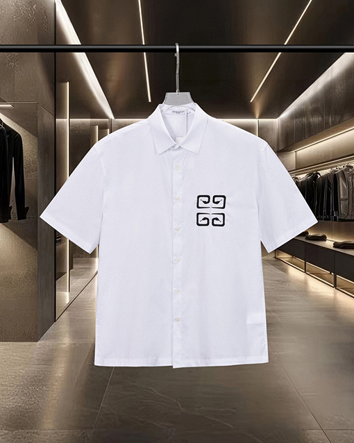 ジバンシイ Givenchy フロントとバックにロゴ刺繍がされた半袖シャツ