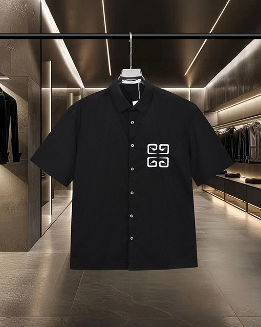 ジバンシイ Givenchy フロントとバックにロゴ刺繍がされた半袖シャツ