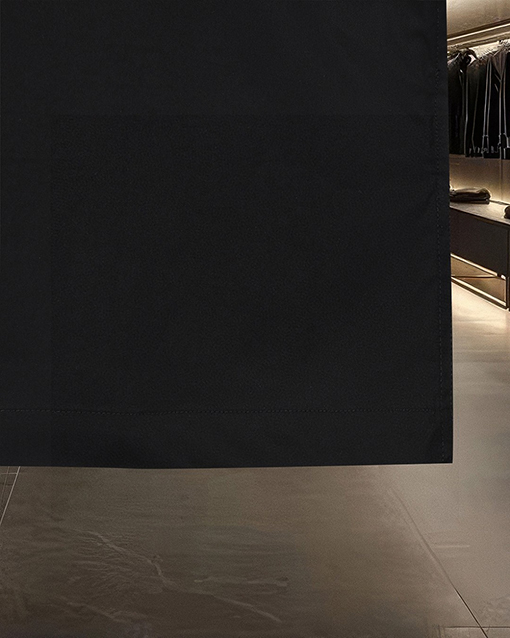 ジバンシイ Givenchy フロントとバックにロゴ刺繍がされた半袖シャツ