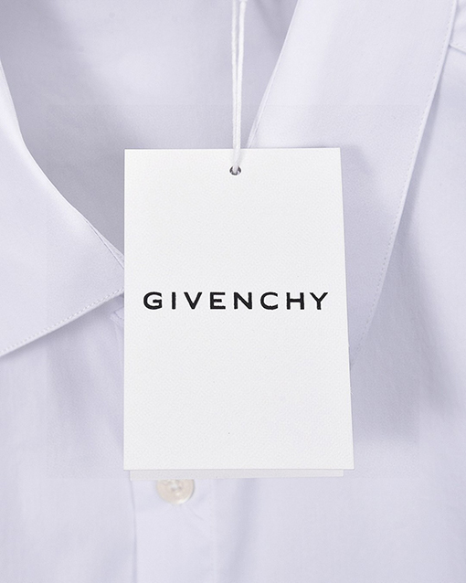 ジバンシイスーパーコピー Givenchy 胸元に割れロゴプリントをした半袖シャツ