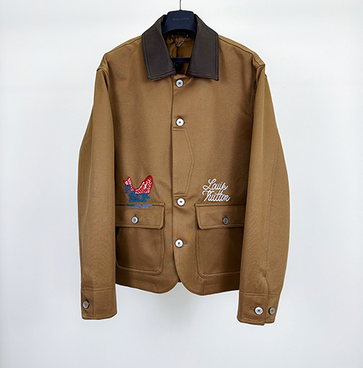 ルイヴィトンスーパーコピー コラボレーションの刺繍入りワークジャケット