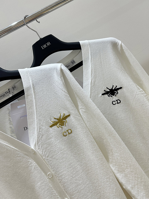 ディオール リトルビー刺繍とCDロゴが入ったVネックカーディガン