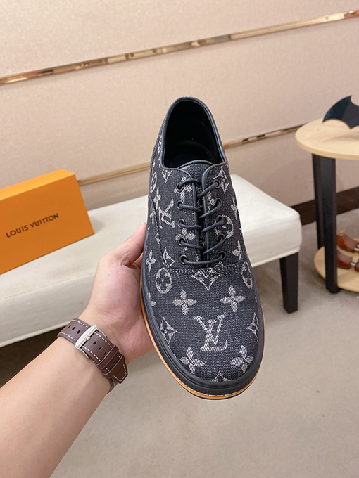 ルイヴィトン LV 新しいカウンターローファー