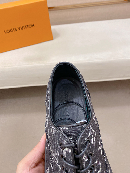 ルイヴィトン LV 新しいカウンターローファー