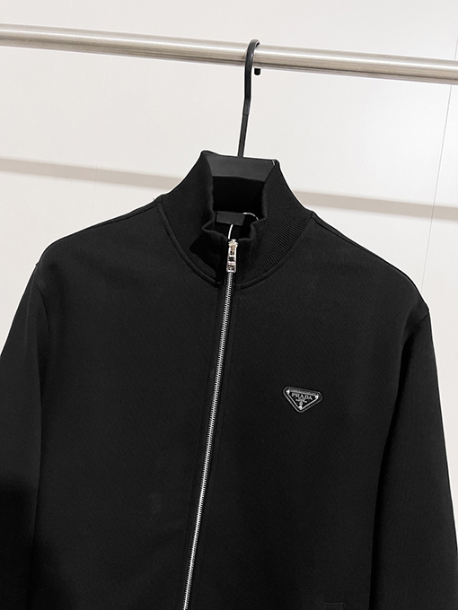 プラダ PRADA クラシックなバック刺繍のサンディングフリースジャケット