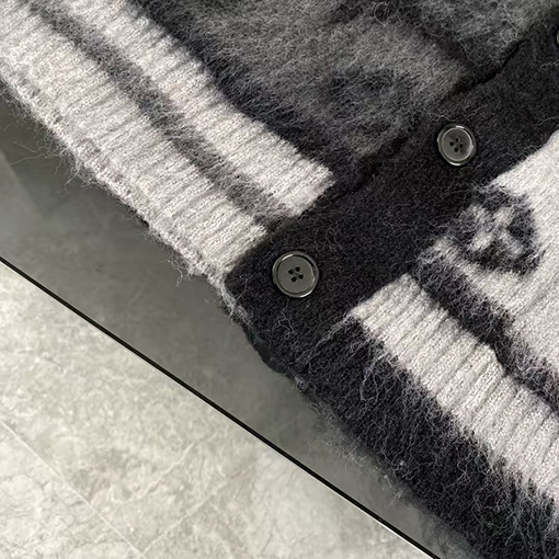 ルイヴィトン LV クラシックロゴニットカーディガンセーター