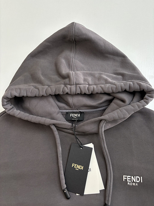 フェンディコピー 新しい FENDI メタルレターウェビングパーカー