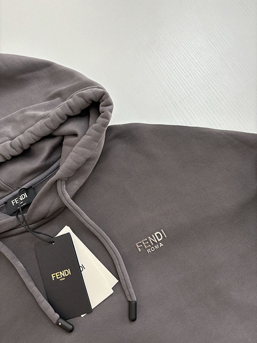 フェンディコピー 新しい FENDI メタルレターウェビングパーカー