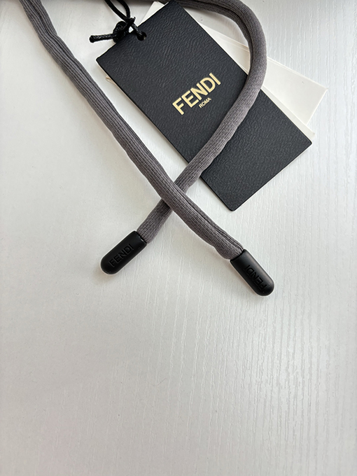 フェンディコピー 新しい FENDI メタルレターウェビングパーカー
