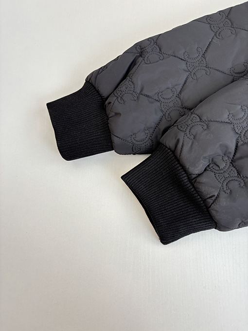 セリーヌ に凱旋門の刺繍がされたキルティングジャケット