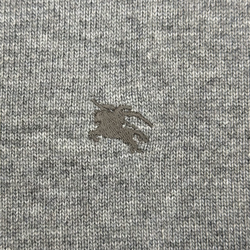 バーバリー 刺繍入りハーフジップタートルネックセーター