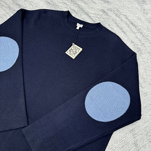 ロエベ パッド入り3D刺繍クルーネックセーター