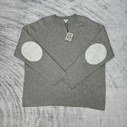 ロエベ パッド入り3D刺繍クルーネックセーター