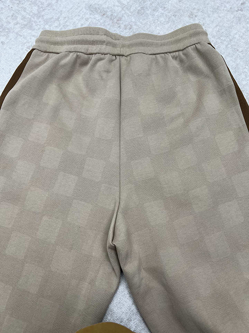 ルイヴィトン 新しいモデル DAMIER カーゴパンツ