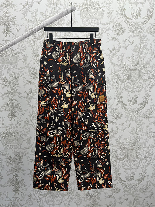 ルイヴィトンコピー Nigo コラボ迷彩ワークパンツ