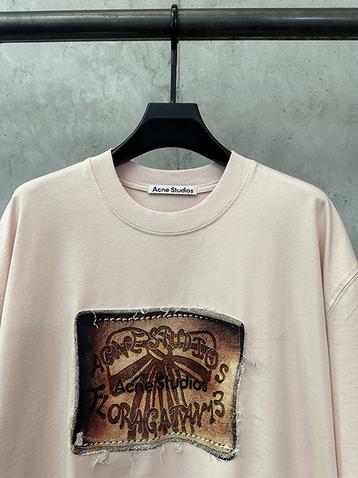 アクネストゥディオズ マイクロロゴレトロバタフライプリントパッチ半袖Tシャツ