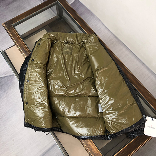 モンクレールコピー Tripiti 新しいカップルショートダウンジャケット