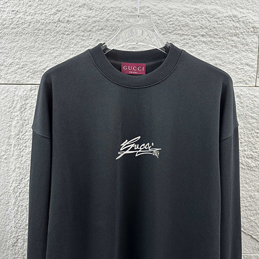 グッチ 黒と白のダブルG刺繍クルーネックスパーカー
