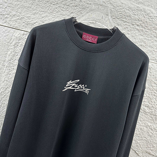 グッチ 黒と白のダブルG刺繍クルーネックスパーカー