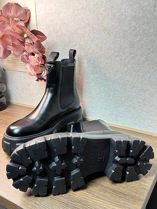 プラダ Bulldozer ブルドーザープラットフォームシューズ