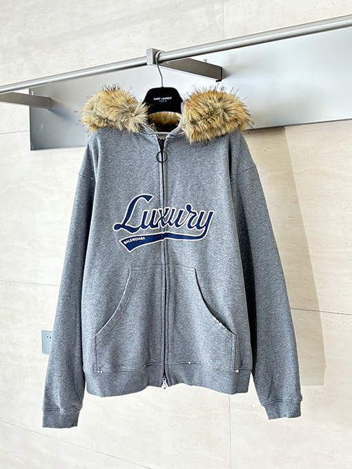 バレンシアガ Lusury 新作ファーカラージッパーフード付きスパーカー