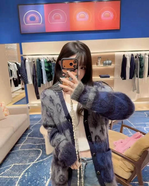ルイヴィトンスーパーコピー LV モヘアニットカーディガン
