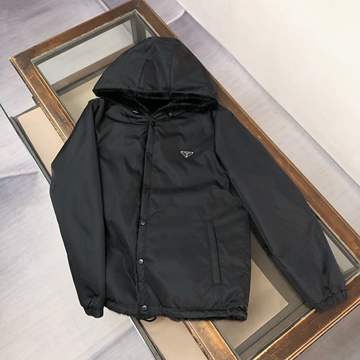プラダコピー 新しいクラシックなリバーシブルジャケット