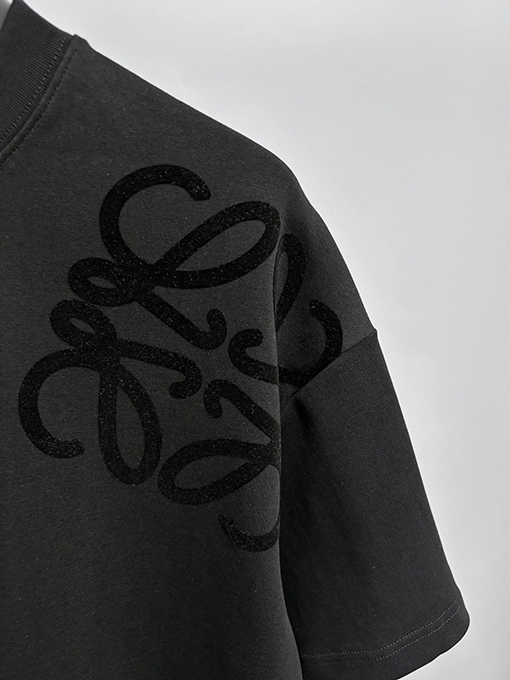 ロエベスーパーコピー 新しい重工業フロッキングロゴ半袖Tシャツ