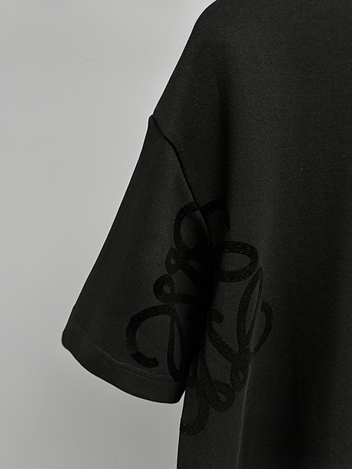 ロエベスーパーコピー 新しい重工業フロッキングロゴ半袖Tシャツ